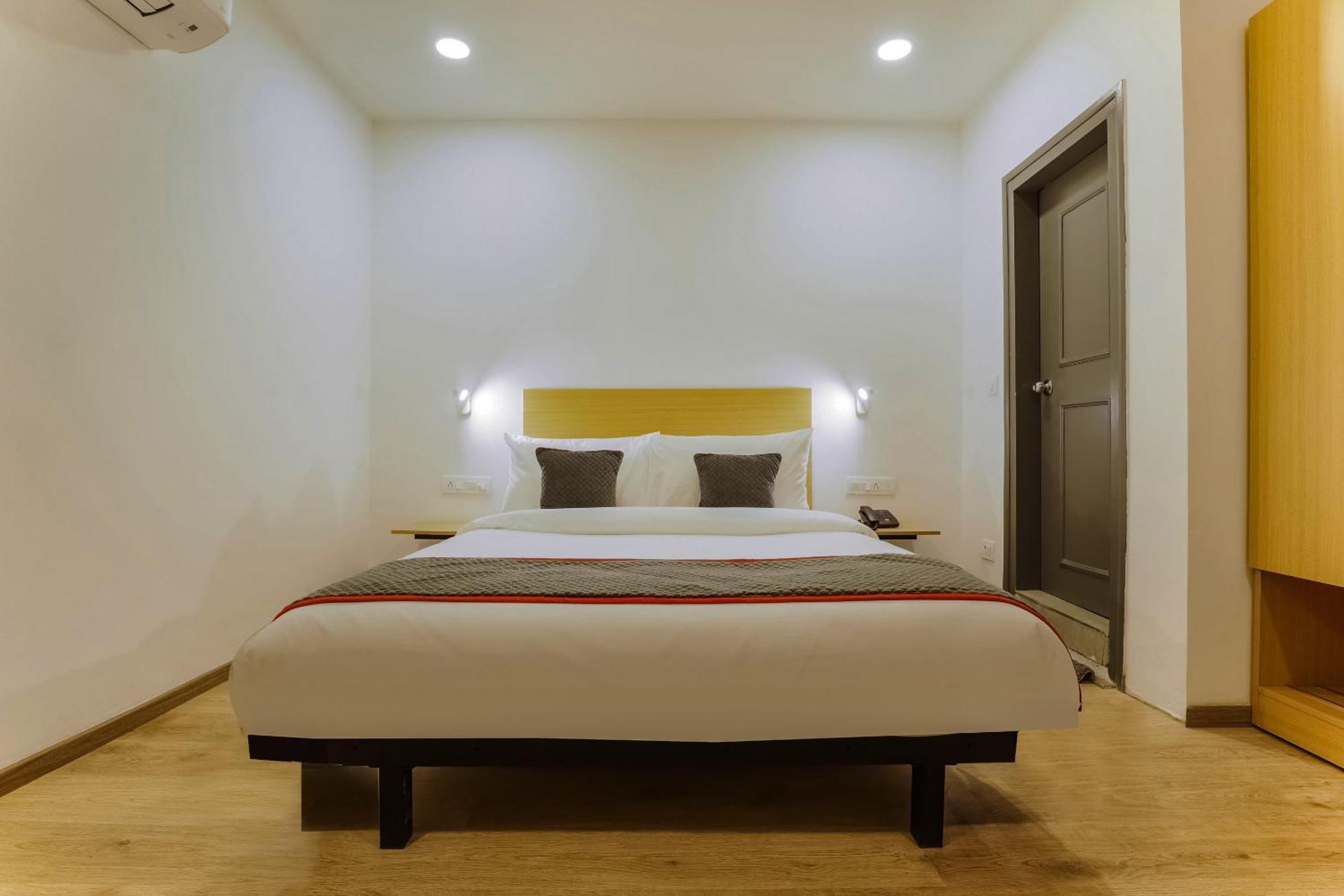 Townhouse Prithvi Resort Near Phoenix Palassio 勒克瑙 外观 照片